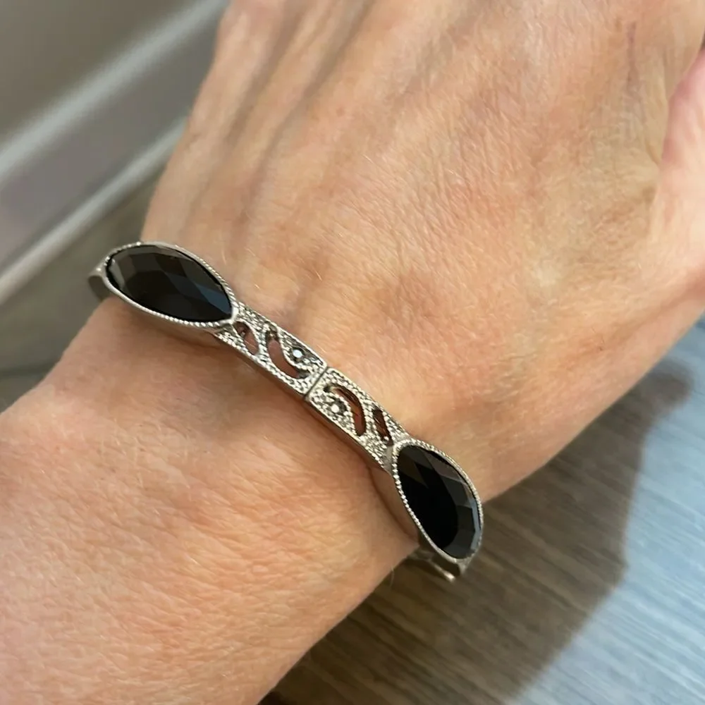 2 Vintage Sliver-tone Butterfly with Jet Black Rhinestone with Bracelet